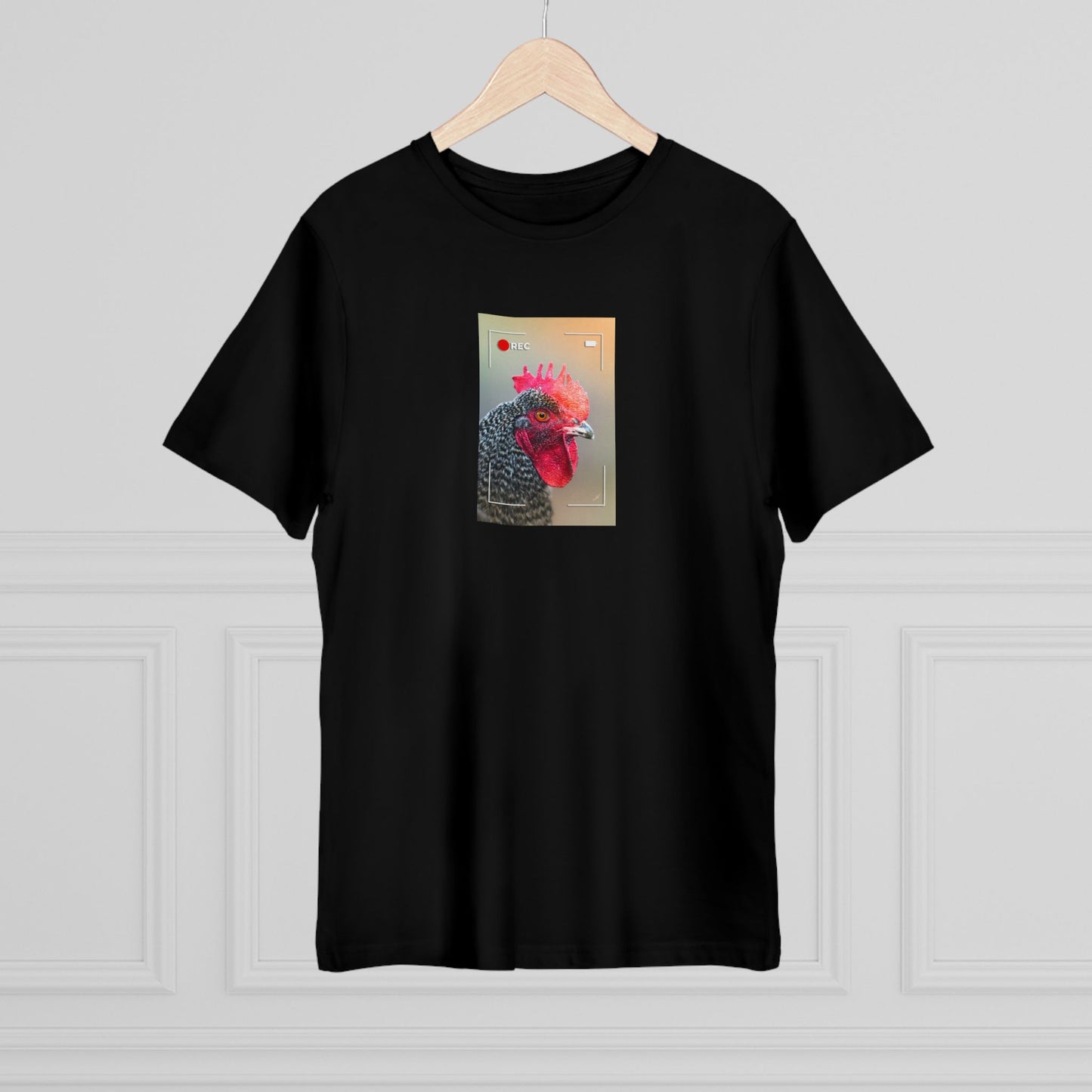 Rooster In Focus | T-Shirt