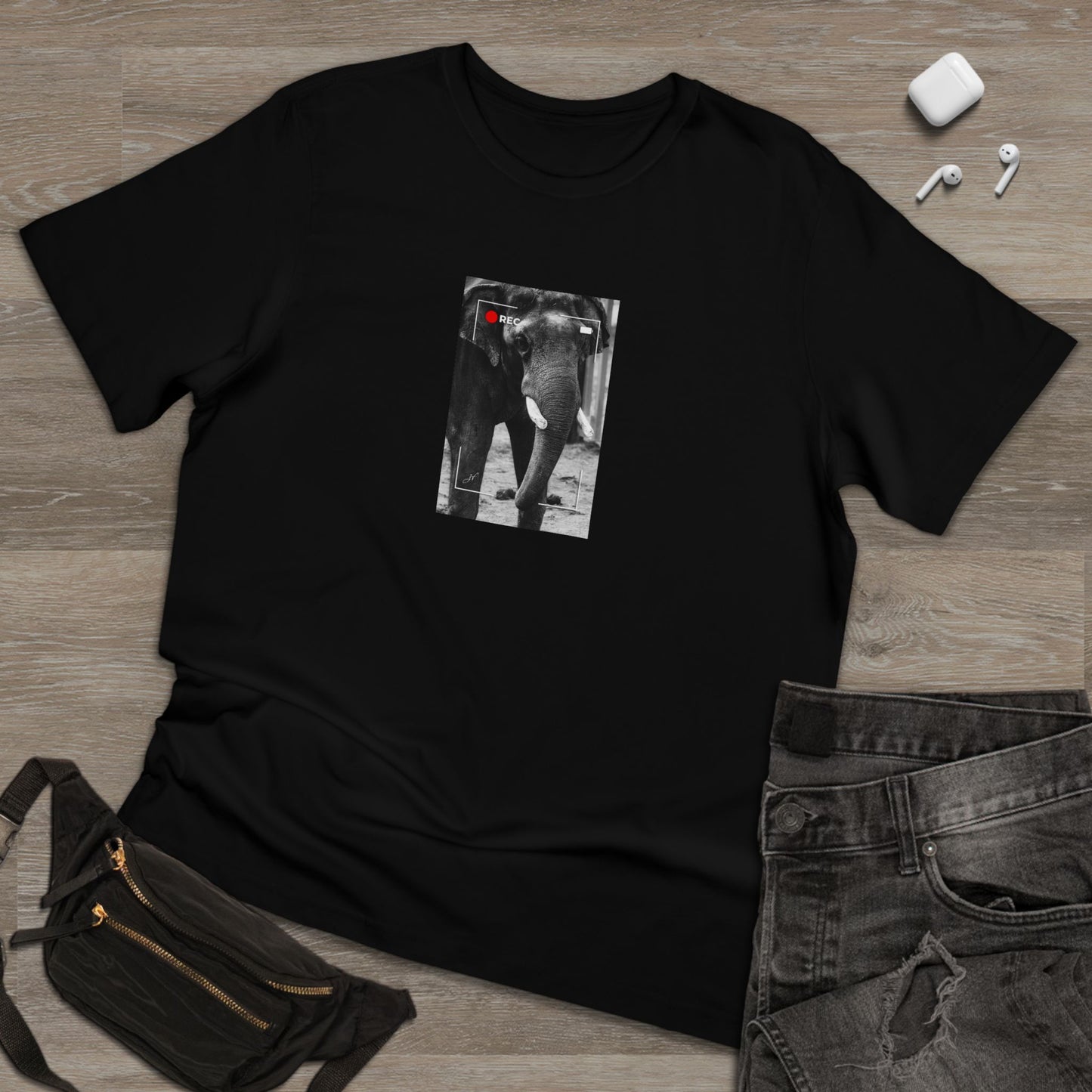 Elephant In Focus | T-Shirt