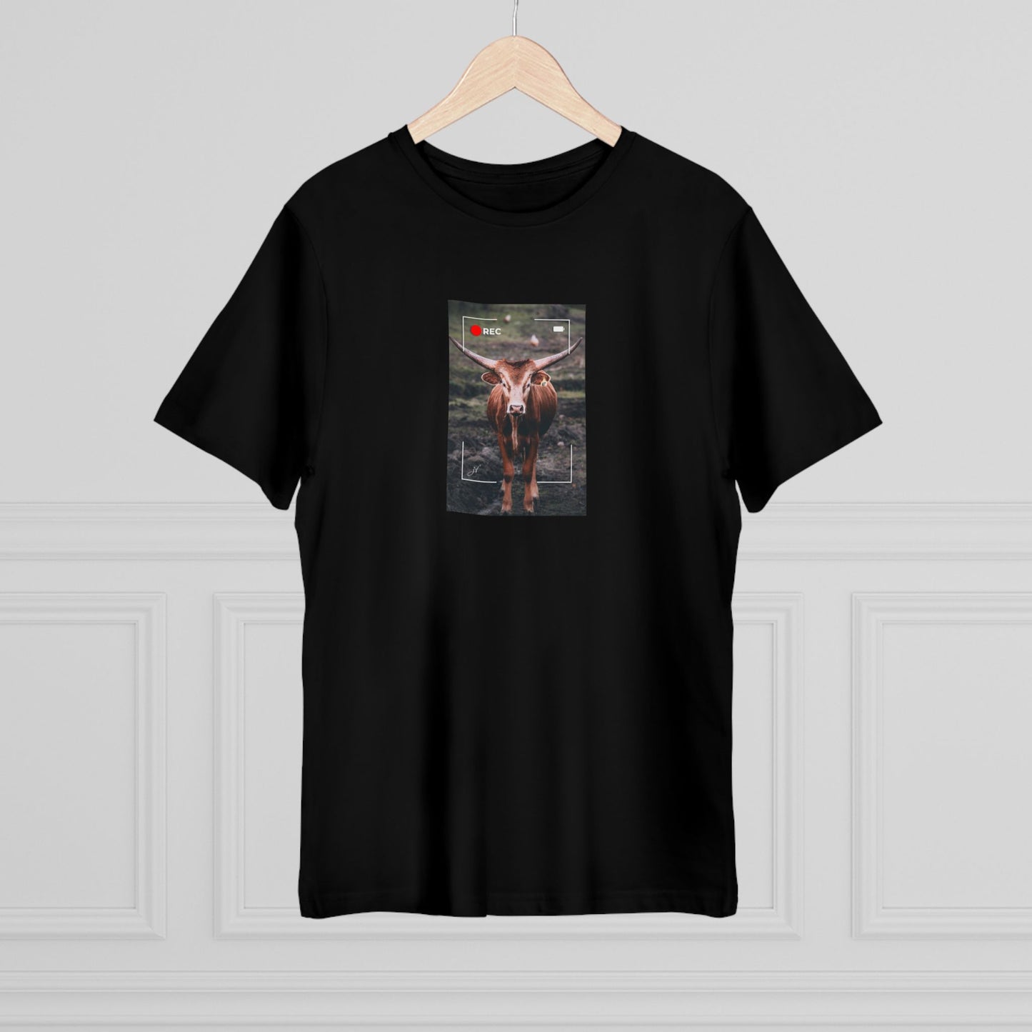 Longhorn Cow In Focus | T-Shirt