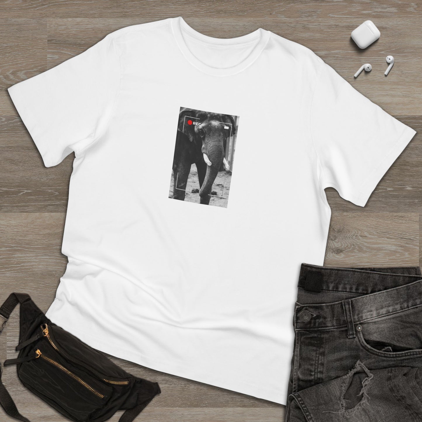 Elephant In Focus | T-Shirt