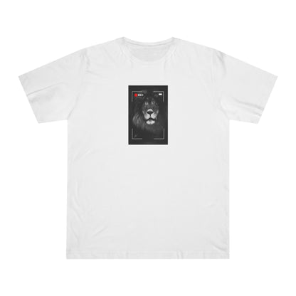 Lion In Focus | T-Shirt
