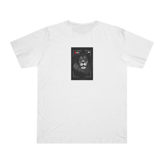 Lion In Focus | T-Shirt
