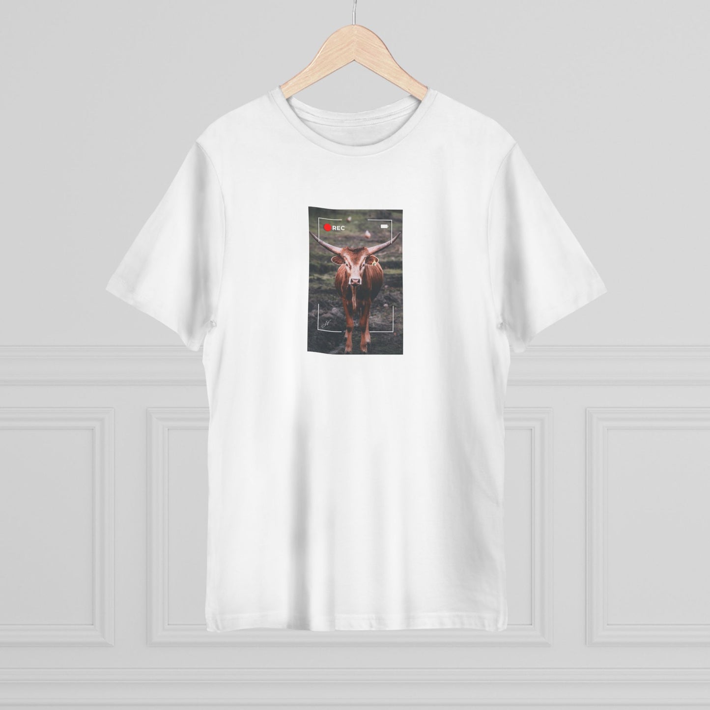 Longhorn Cow In Focus | T-Shirt
