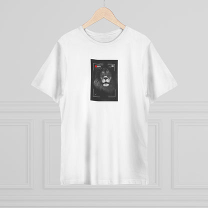 Lion In Focus | T-Shirt